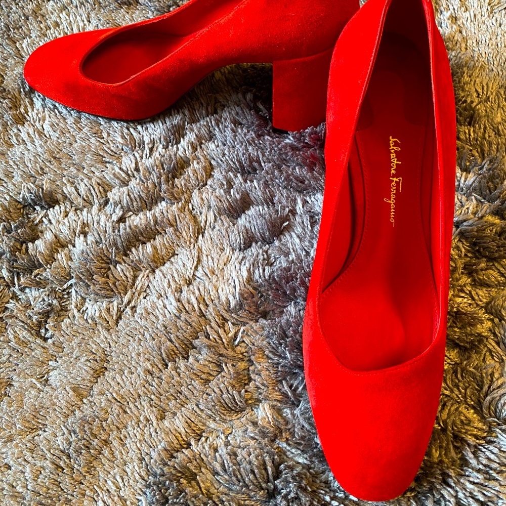 Salvatore Ferragamo Arezzo Red Suede Pump Sz 7